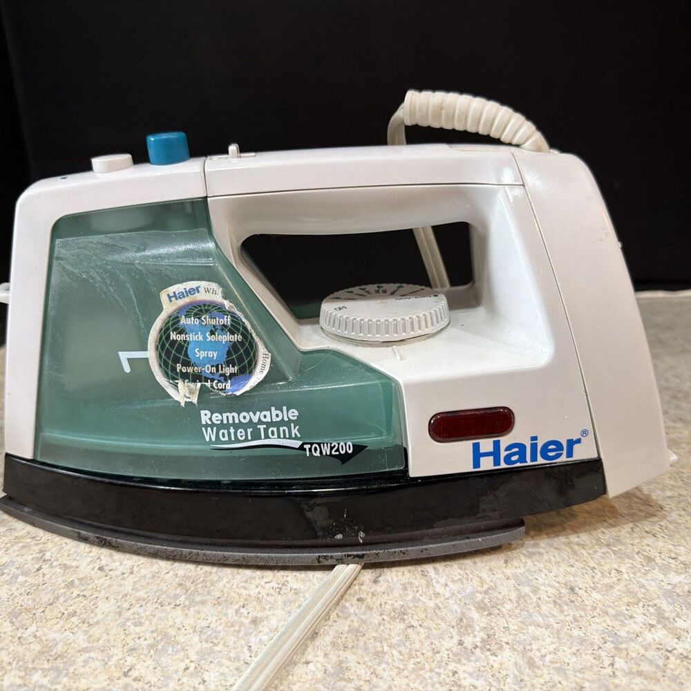 Haier steam iron TQW200 with removable water tank